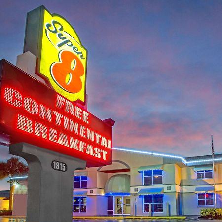 Super 8 By Wyndham Kissimmee Motel Exterior photo