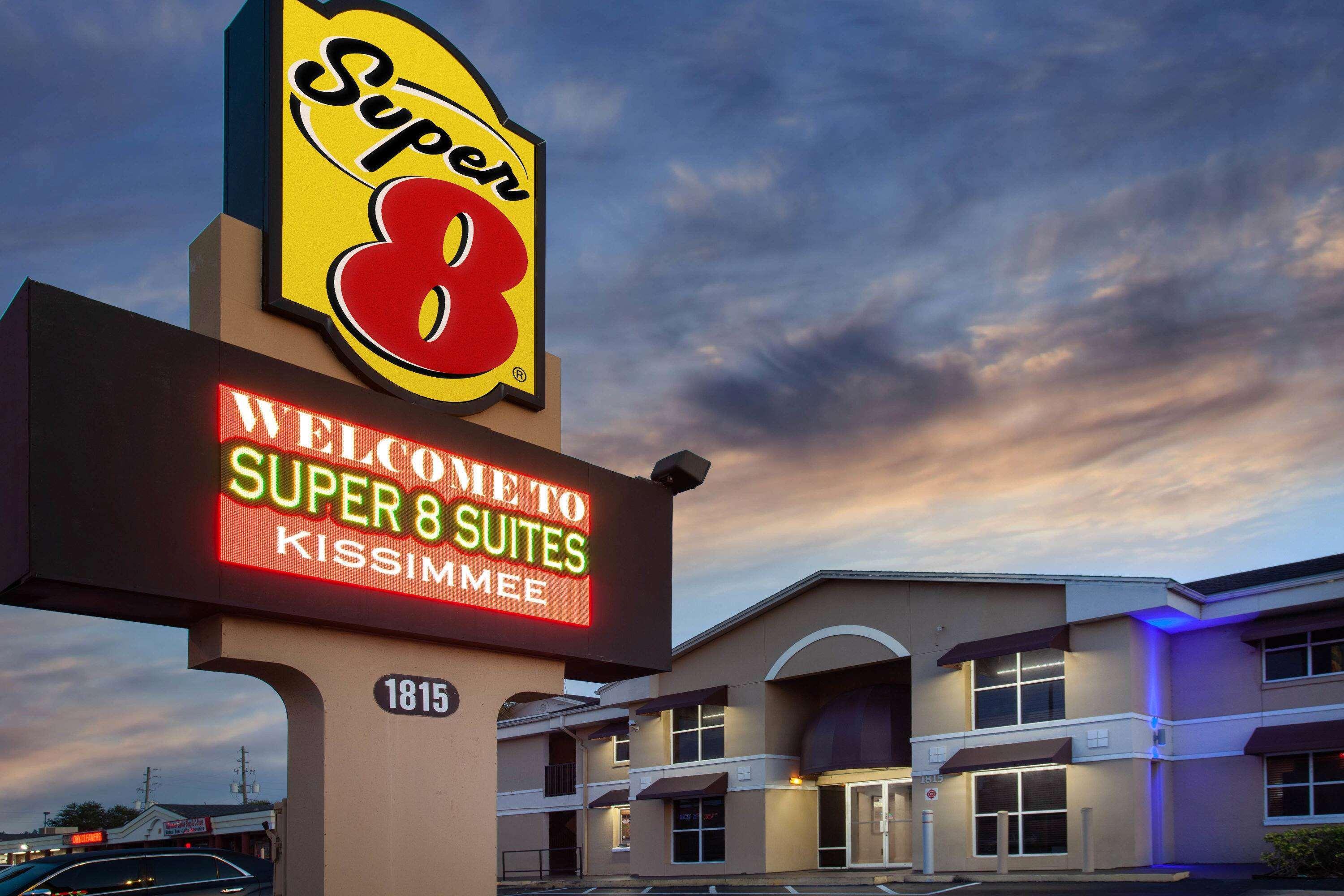 Super 8 By Wyndham Kissimmee Motel Exterior photo